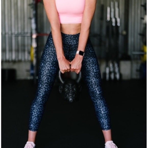 ZYIA Stone Leopard Scrunchy Light N Luxe Leggings - Picture 8 of 10